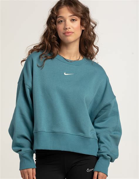 nike crewneck oversized for women.